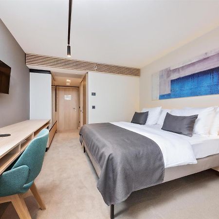 Hotel Park Plava Laguna Πόρετς Εξωτερικό φωτογραφία